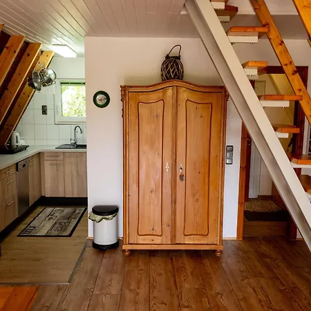 Roter Fuchsbau Am Eichwald * Gossersweiler-Stein