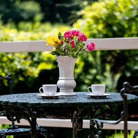 Roter Fuchsbau Am Eichwald * Gossersweiler-Stein